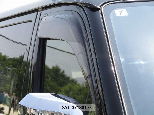 Toyota HIACE VAN 2022-07 8374051-10