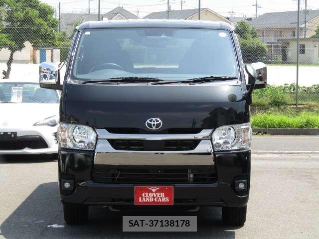 Toyota HIACE VAN 2022-07 8374051-14