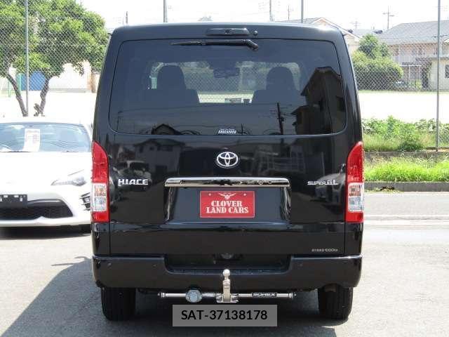 Toyota HIACE VAN 2022-07 8374051-15