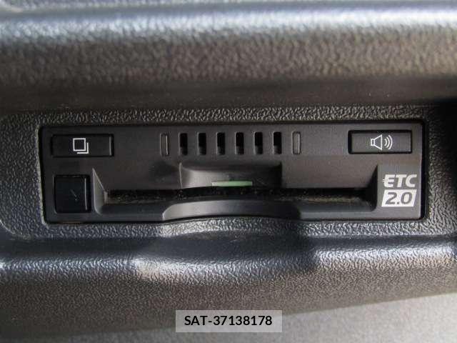 Toyota HIACE VAN 2022-07 8374051-7