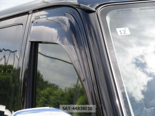 Toyota HIACE VAN 2017-12 8374052-12
