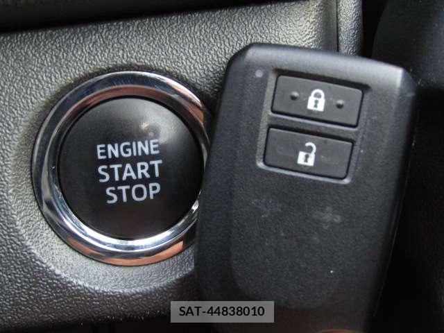Toyota HIACE VAN 2017-12 8374052-6