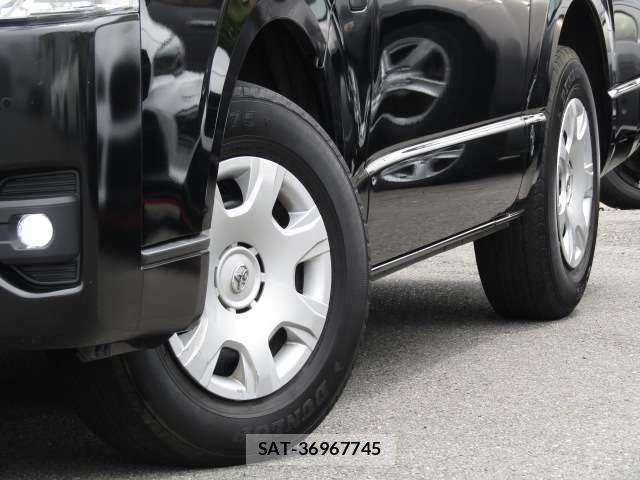 Toyota HIACE VAN 2024-05 8374053-12