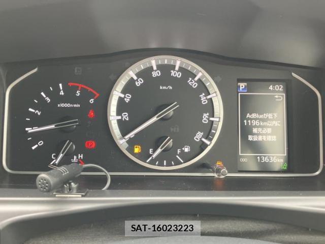 Toyota HIACE VAN 2025-08 8374332-10