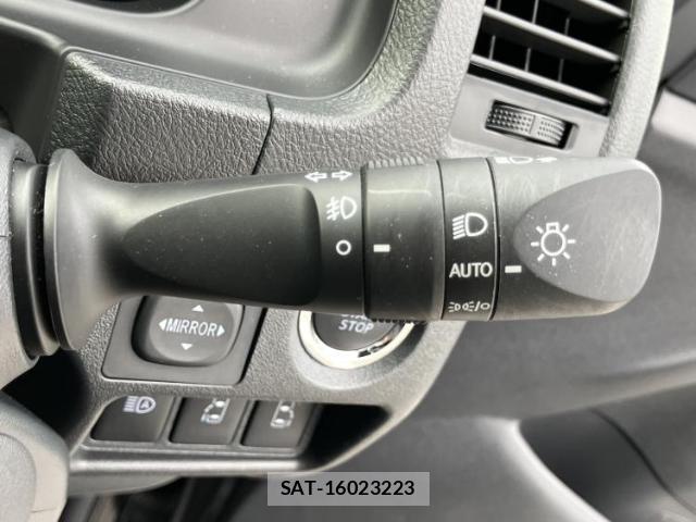 Toyota HIACE VAN 2025-08 8374332-12