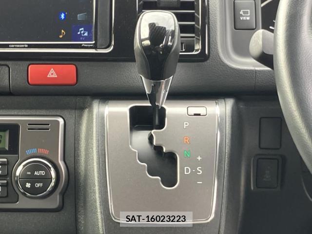 Toyota HIACE VAN 2025-08 8374332-14