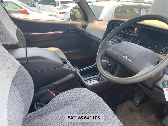 Toyota HIACE WAGON 1995-07 8373383-11