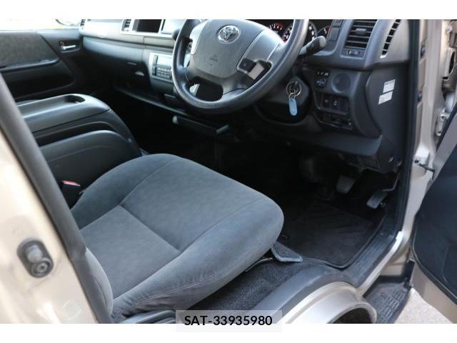 Toyota HIACE WAGON 2019-02 8373936-11