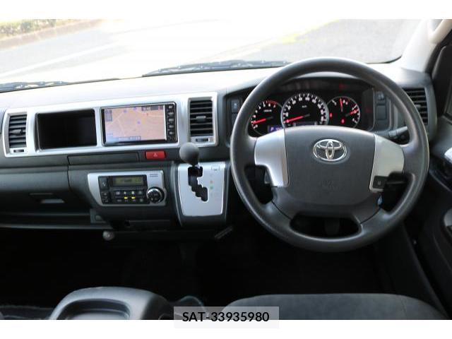 Toyota HIACE WAGON 2019-02 8373936-2
