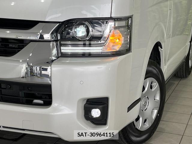 Toyota HIACE WAGON 2026-02 8374018-11