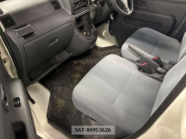 Daihatsu HIJET CARGO 2016-09 8372826-6