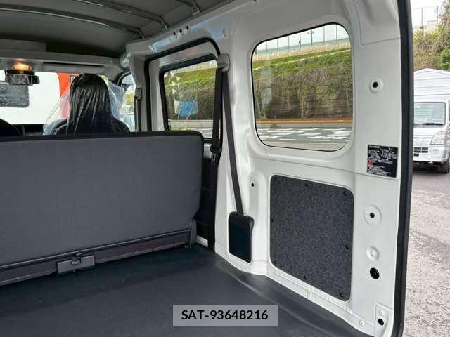 Daihatsu HIJET CARGO 2026-04 8373430-12