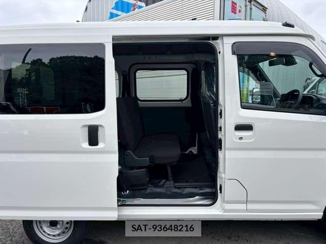 Daihatsu HIJET CARGO 2026-04 8373430-14