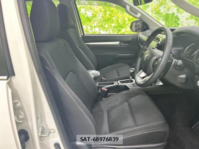 Toyota HILUX 2023-07 8374143-3
