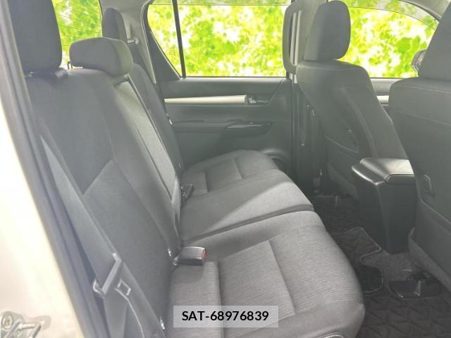 Toyota HILUX 2023-07 8374143-4