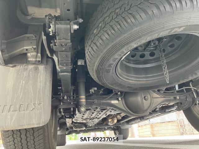 Toyota HILUX 2024-01 8372751-6