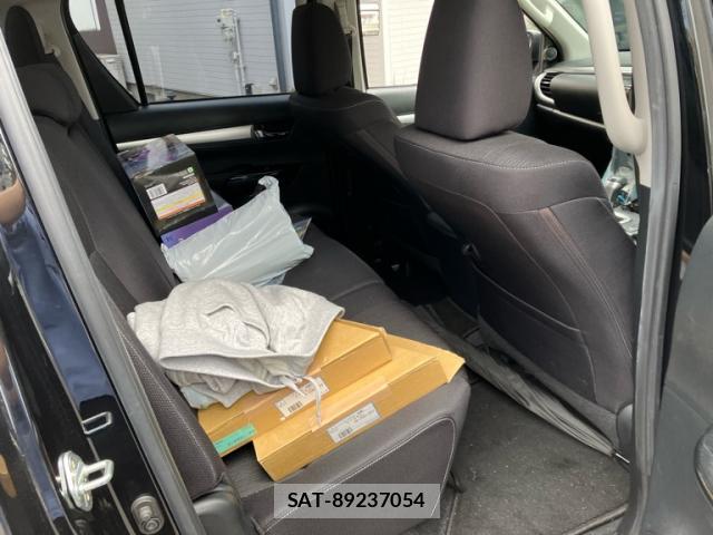 Toyota HILUX 2024-01 8372751-9