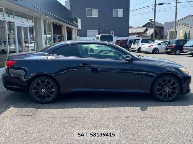Lexus IS 2010-03 8372696-10