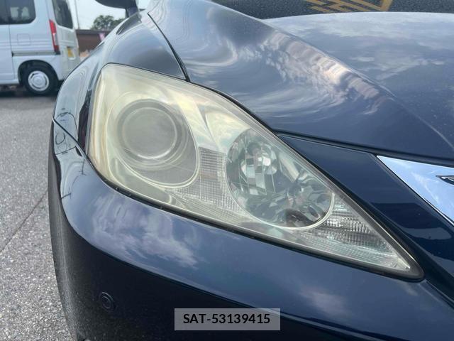 Lexus IS 2010-03 8372696-15
