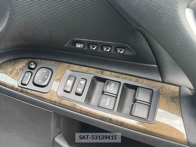 Lexus IS 2010-03 8372696-19