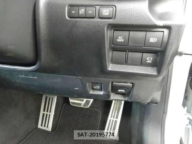 Lexus IS 2023-03 8373216-12