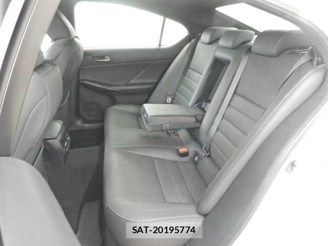 Lexus IS 2023-03 8373216-17