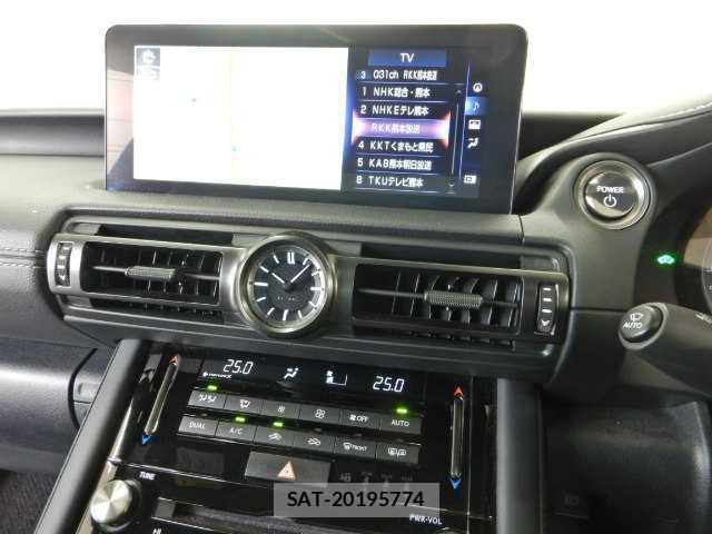 Lexus IS 2023-03 8373216-6
