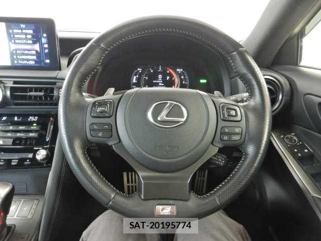 Lexus IS 2023-03 8373216-7