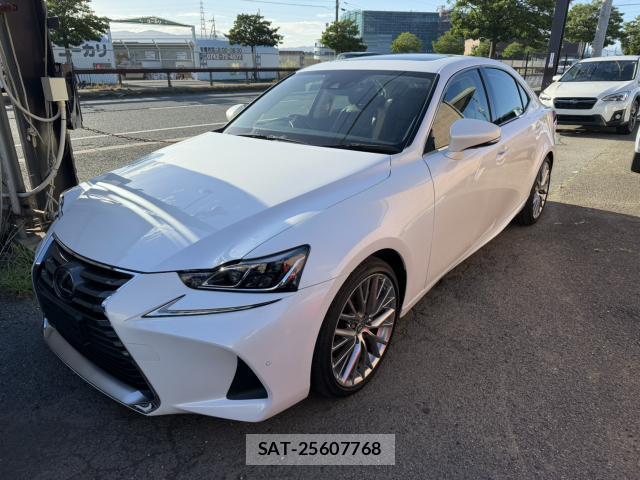 Lexus IS 2017-11 8373282-10