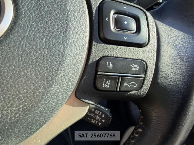 Lexus IS 2017-11 8373282-9