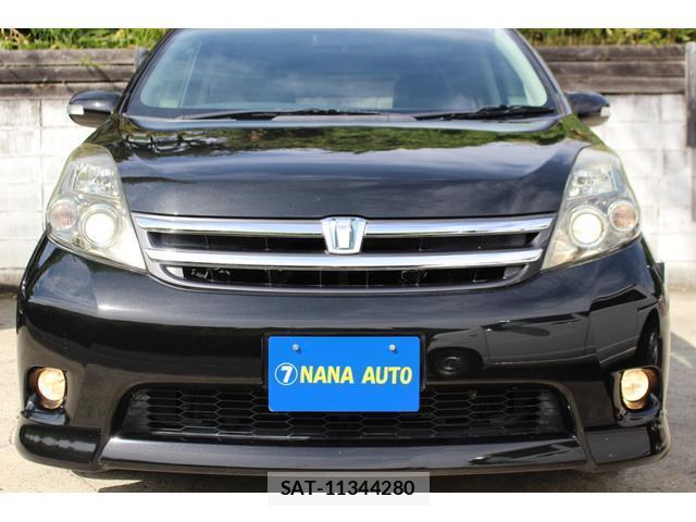Toyota ISIS 2009-08 8373005-12