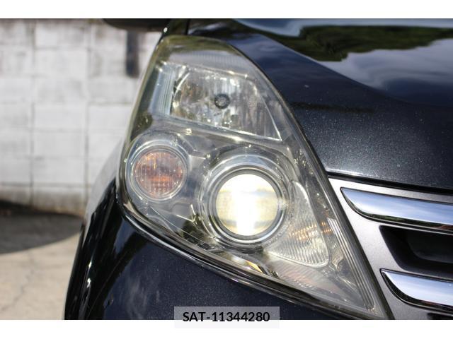 Toyota ISIS 2009-08 8373005-13