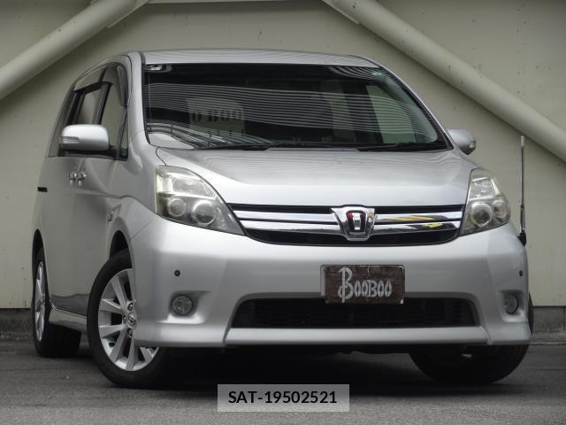 Toyota ISIS 2011-08 8373374-3