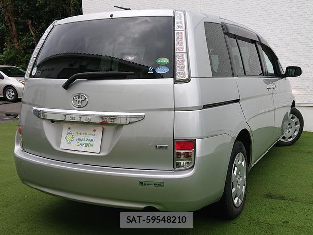 Toyota ISIS 2013-03 8374029-1
