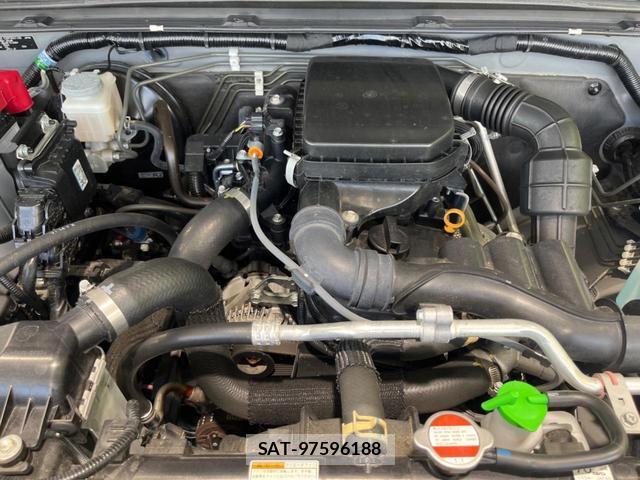 Suzuki JIMNY 2023-10 8372984-17