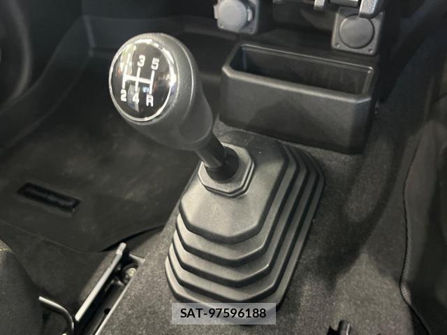 Suzuki JIMNY 2023-10 8372984-2