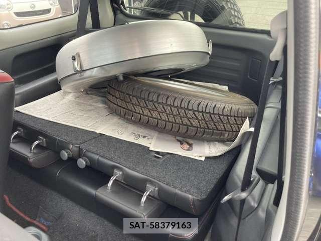 Suzuki JIMNY 2014-01 8373223-18