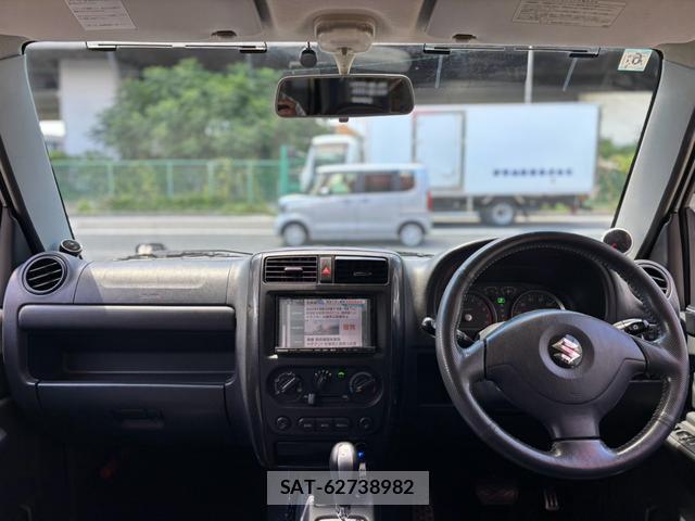 Suzuki JIMNY 2012-09 8373756-13