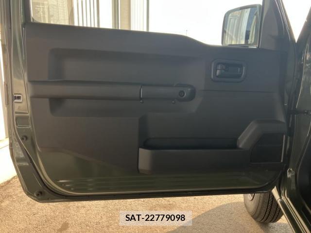Suzuki JIMNY 2024-10 8373831-4