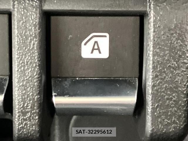 Suzuki JIMNY 2025-03 8374115-14