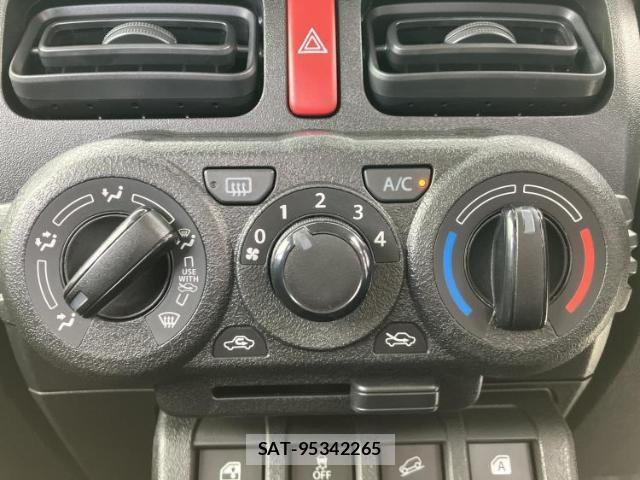 Suzuki JIMNY 2025-10 8374127-17