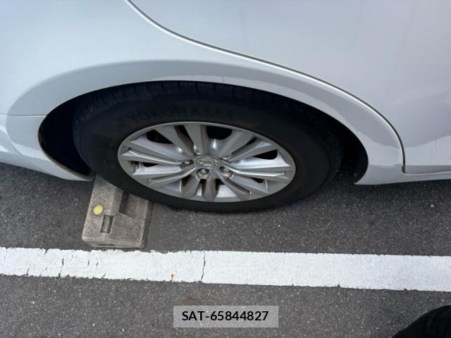 Toyota KLUGER HYBRID 2013-06 8372987-12