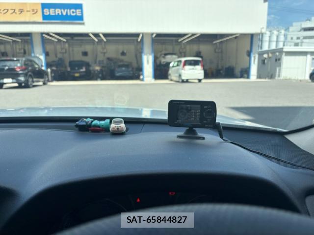 Toyota KLUGER HYBRID 2013-06 8372987-16