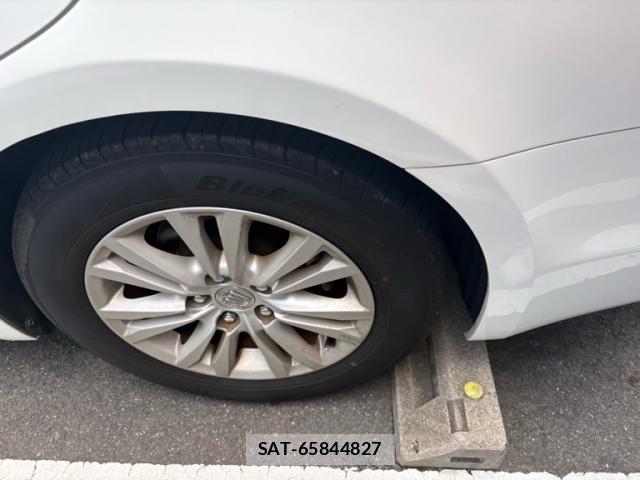 Toyota KLUGER HYBRID 2013-06 8372987-2