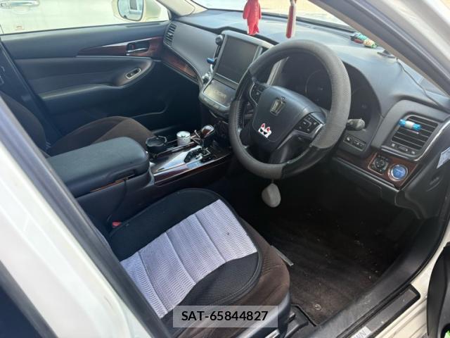 Toyota KLUGER HYBRID 2013-06 8372987-7