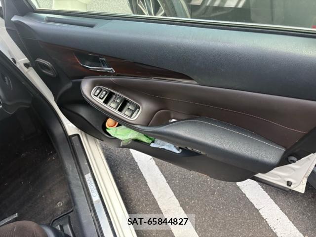 Toyota KLUGER HYBRID 2013-06 8372987-8