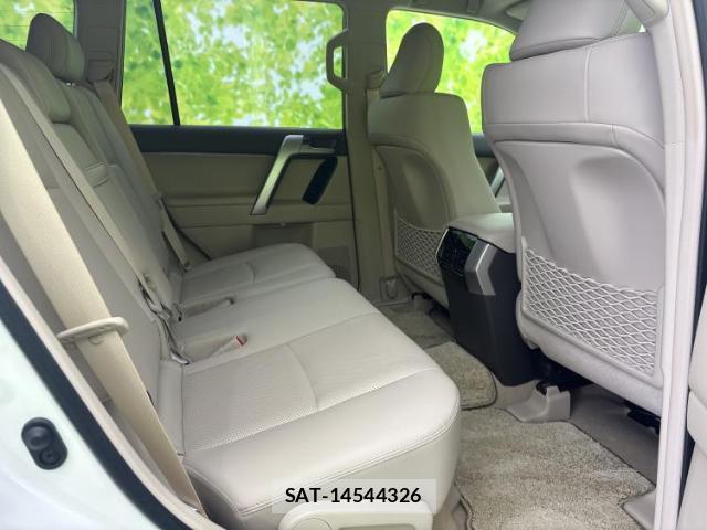 Toyota LAND CRUISER PRADO 2023-03 8374274-4