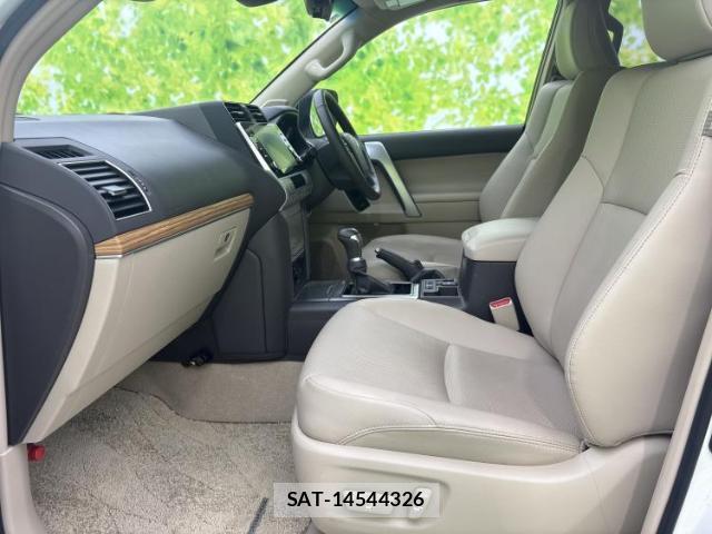 Toyota LAND CRUISER PRADO 2023-03 8374274-6