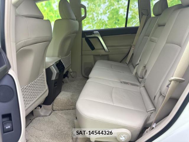 Toyota LAND CRUISER PRADO 2023-03 8374274-7