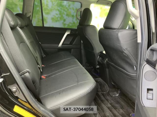 Toyota LAND CRUISER PRADO 2023-01 8374279-5